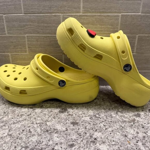 Women’s Yellow‎ Classic Platform Crocs Clogs-Size 8 - Picture 2 of 9